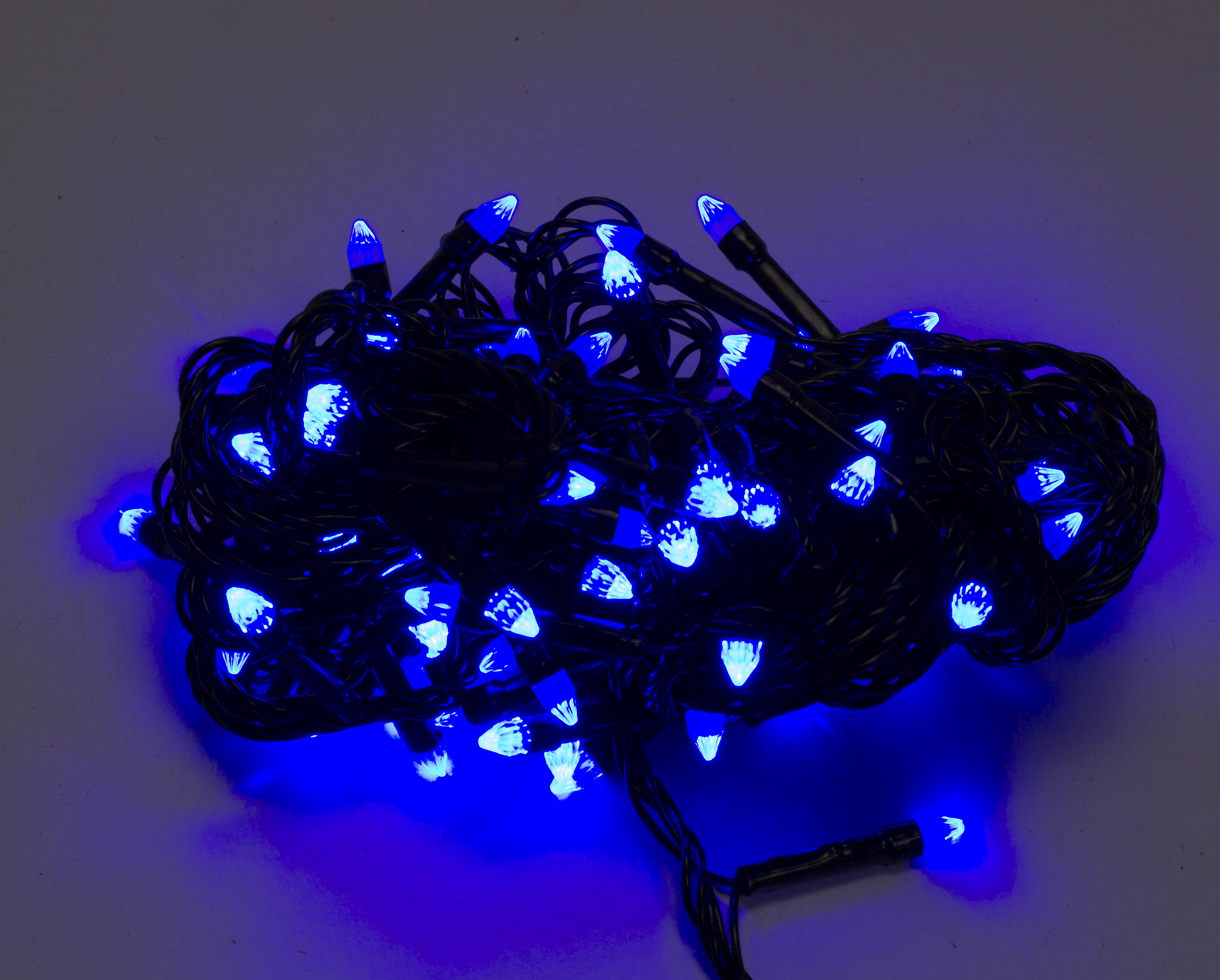 Гірлянда електрична Конус 100 LED синій, чорний провід