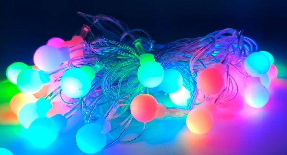 Гирлянда-штора электрическая 150 LED color 10 шариков 8 см 3×1,5 м 30-RGB