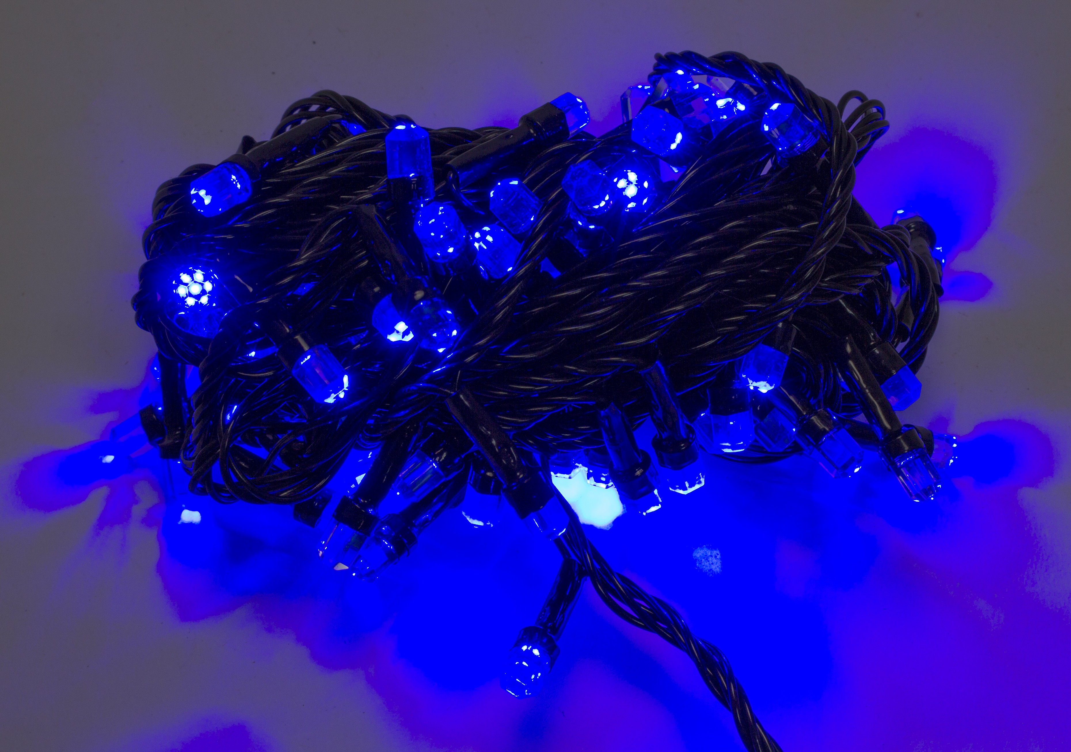 Гірлянда електрична Рубін 100 LED синя, чорний провід