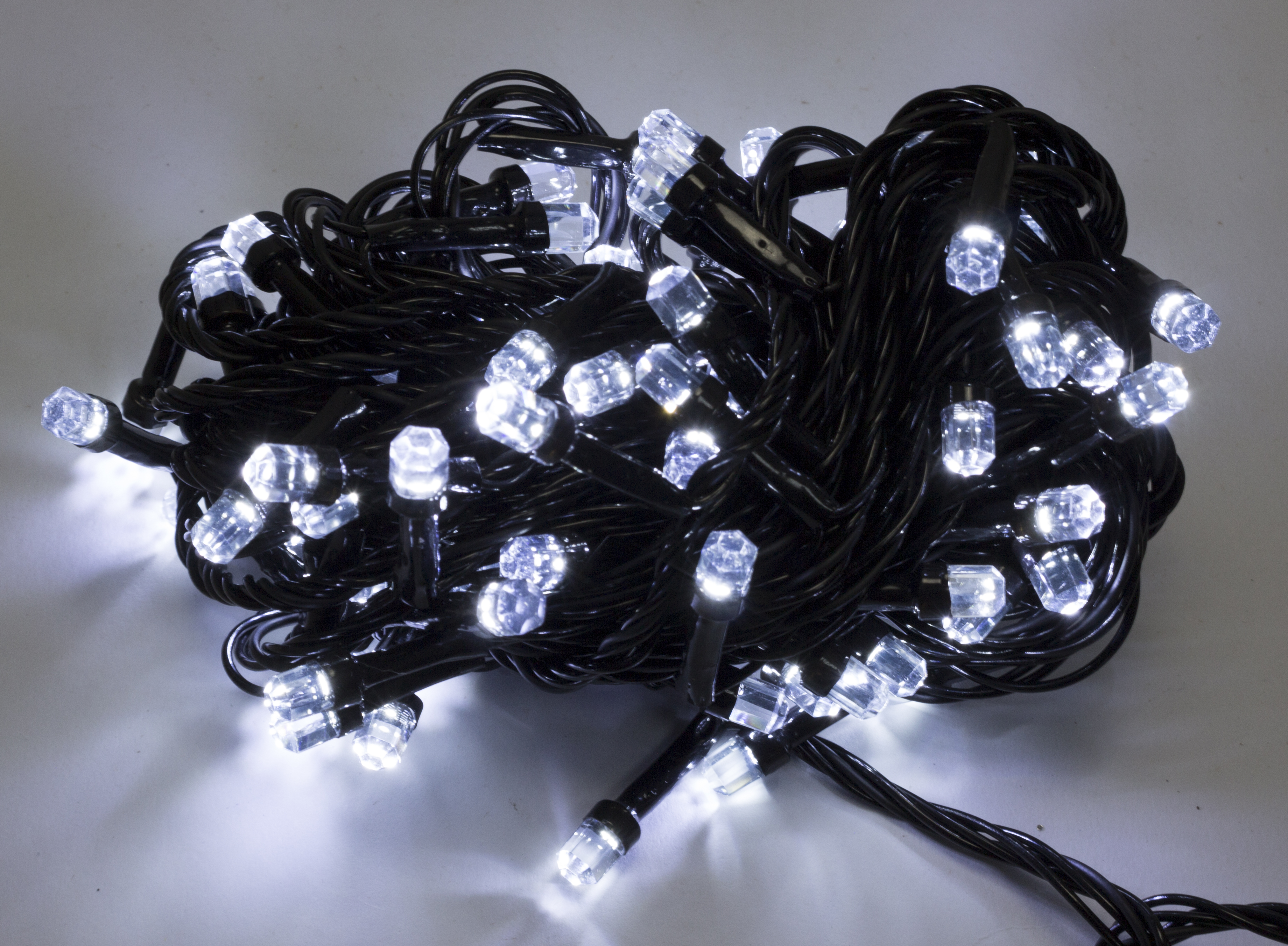Гірлянда електрична Рубін 100 LED біла, чорний провід