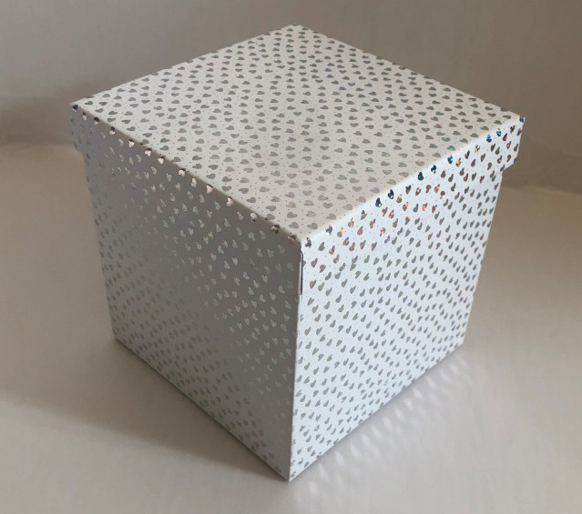 Коробка подарункова 10×10×9,5см