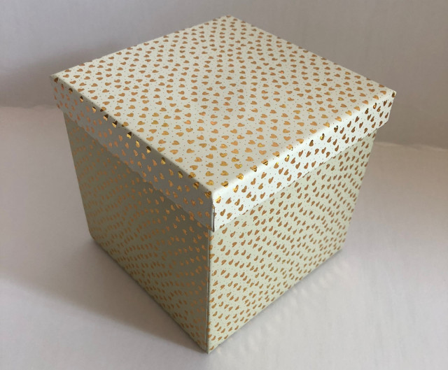 Коробка подарункова 14×14×13,5см