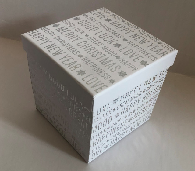 Коробка подарункова «Новий Рік» 10×10×9,5см