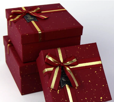 Коробка подарункова бордо 15×15×7см