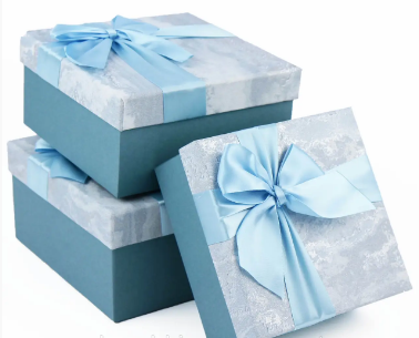 Коробка подарункова блакитна 15×15×7см